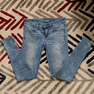 AMERICAN EAGLE SKINNY JEANS